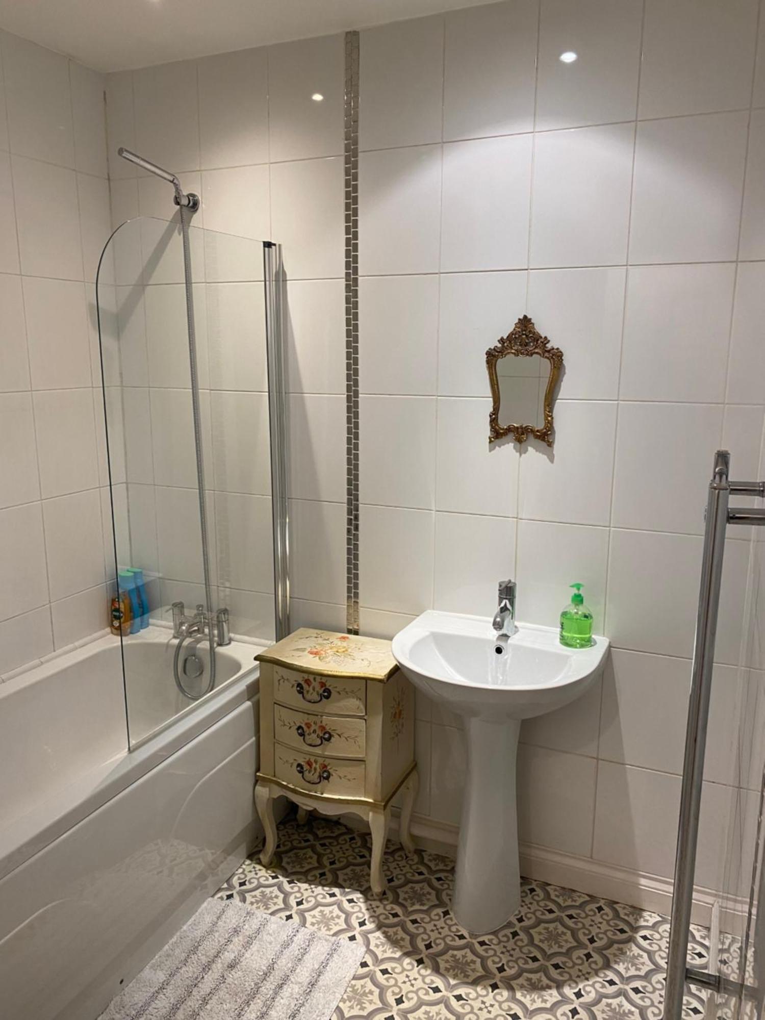 Quirky Town Centre Apartment With River Terrace Маклсфилд Экстерьер фото